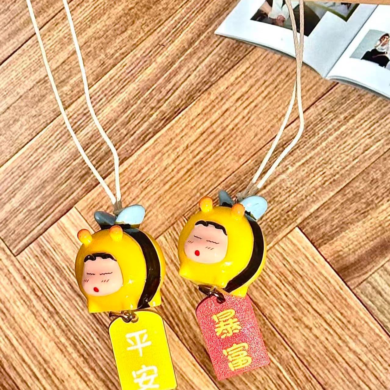 짱구는 못말려 꿀벌 코스프레 피규어 자동차 장식 펜던트 - Car Accessories To Buy 리뷰 및 가격