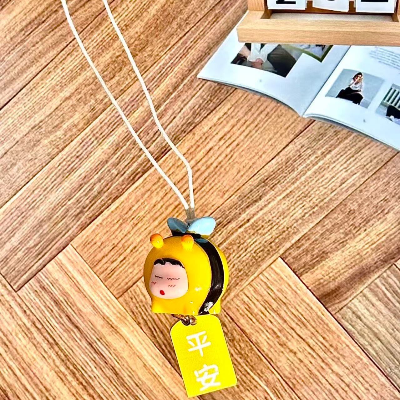 짱구는 못말려 꿀벌 코스프레 피규어 자동차 장식 펜던트 - Car Accessories To Buy 리뷰 및 가격